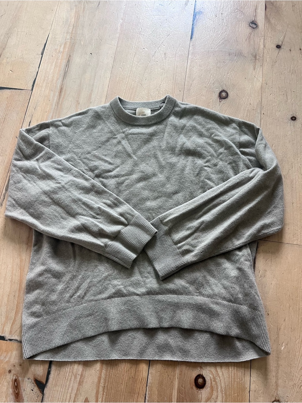 100% Cashmere H&M Men’s or Women's Oversized Crewneck Sweater in Light Tan